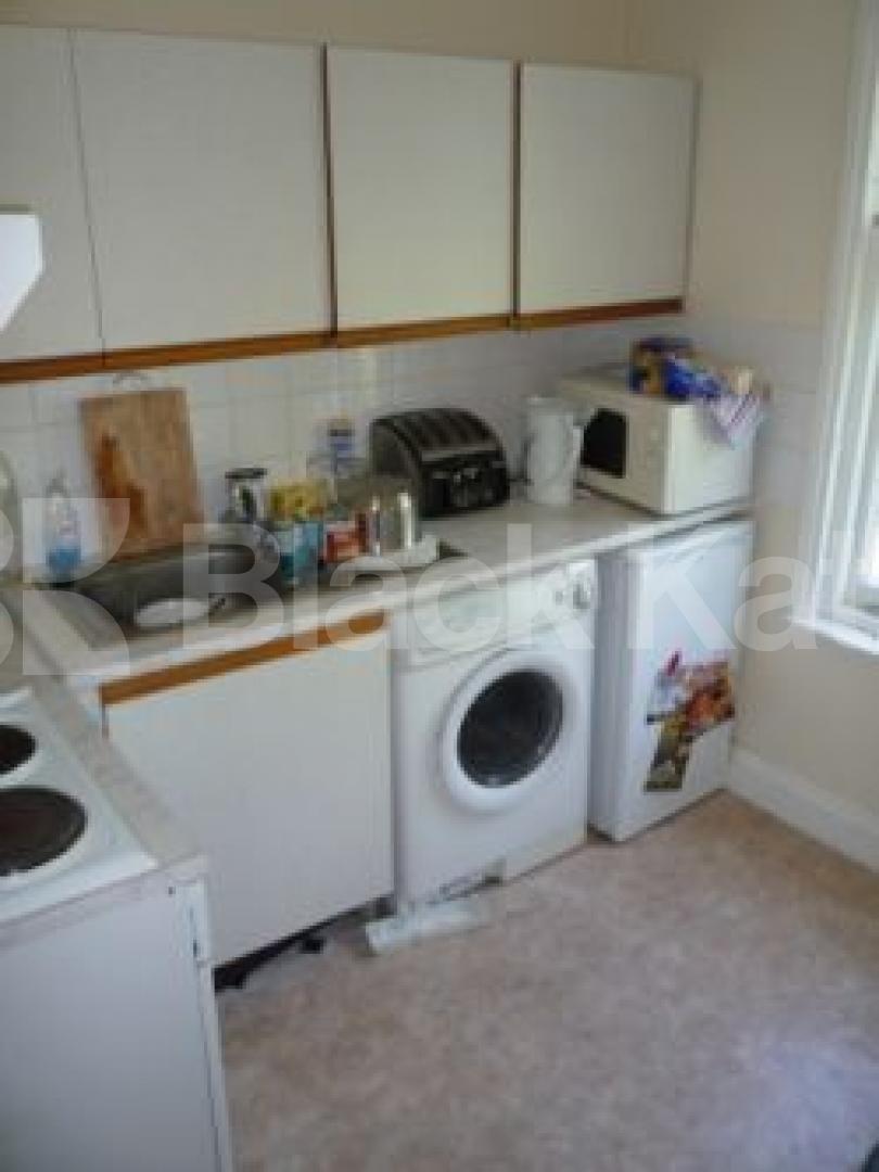 			Early viewings highly recommended, Studio Apartment, 1 bath, 1 reception Studio			 Crouch Hill, CROUCH END N8